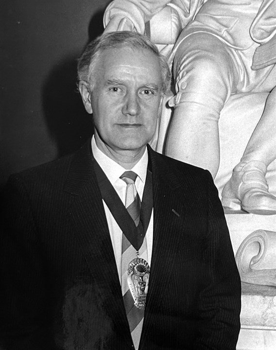 Ronald W Hiles